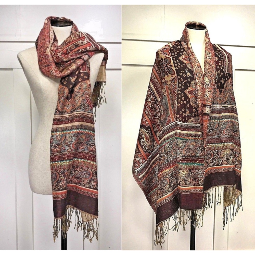 *SOLD* Woven Scarf with Fringe - Picture 2 of 4